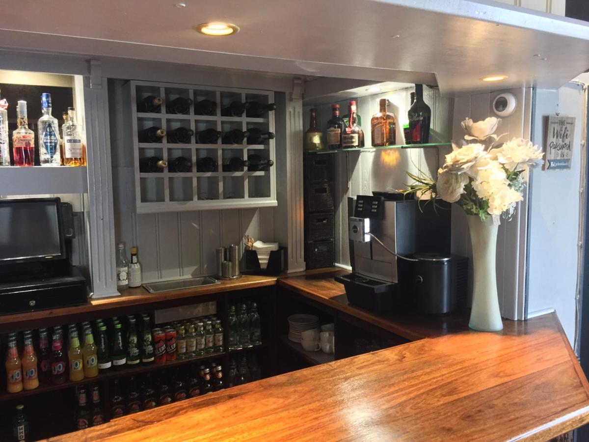 The Bell Inn Вустер Екстер'єр фото